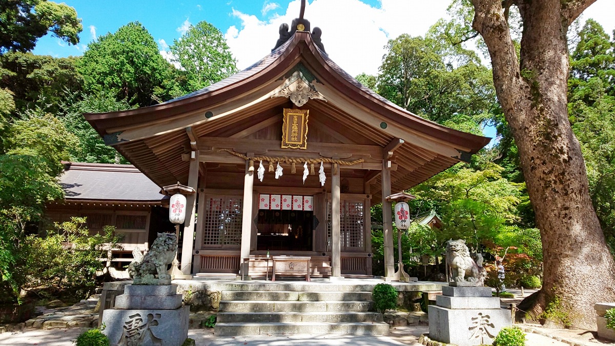 竈門神社 拝殿