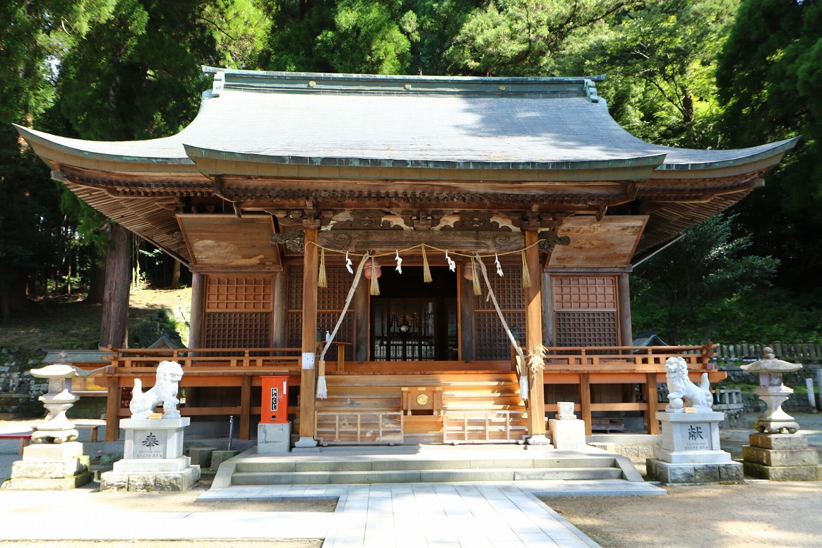 小国両神社 拝殿