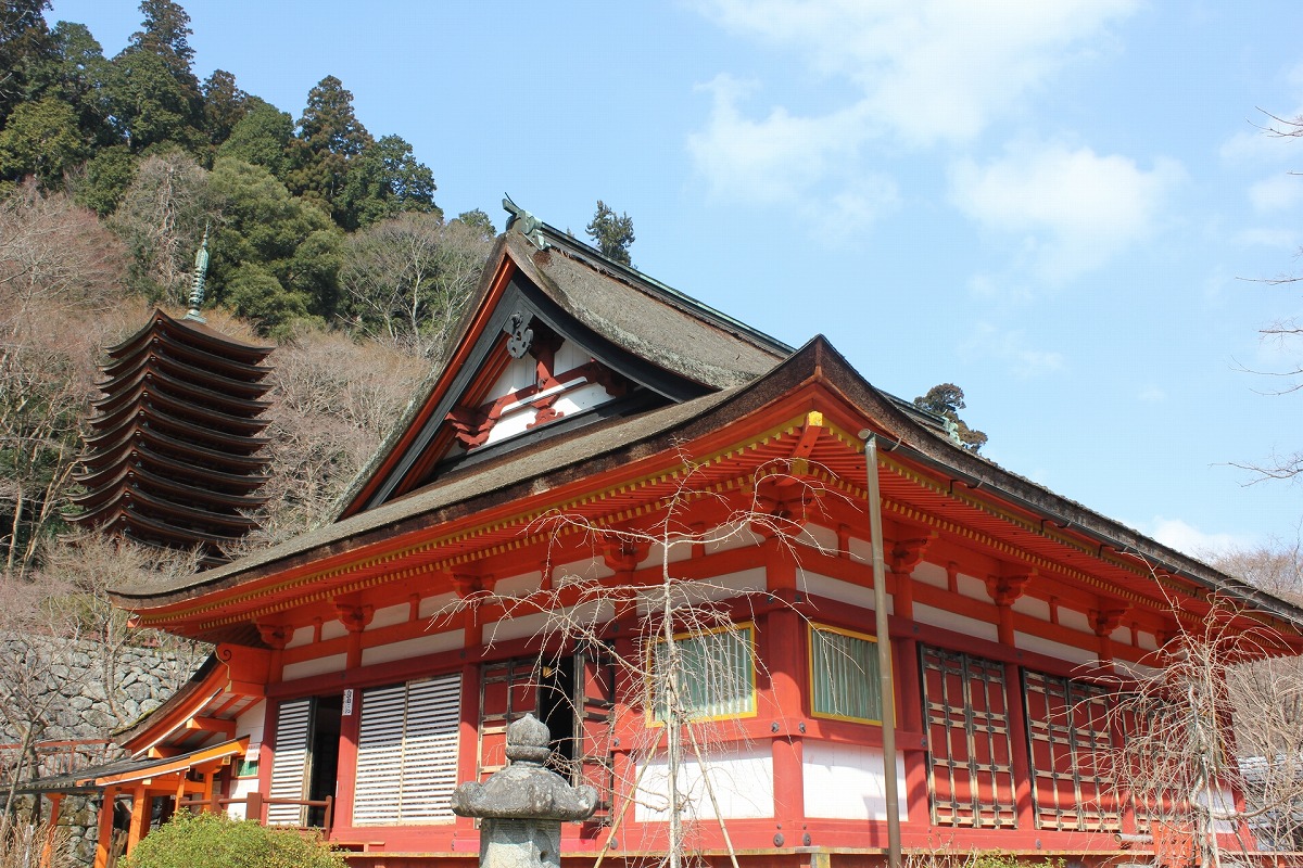 談山神社 十三重塔と神廟拝所