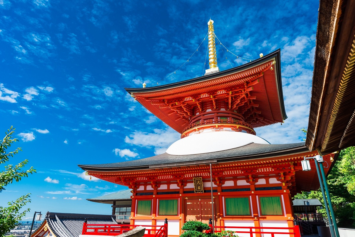 紫雲山中山寺 大願塔