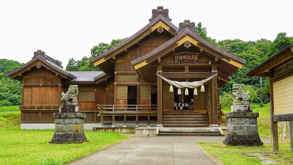 居多神社 拝殿