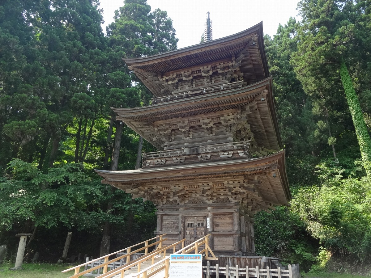 本山慈恩寺 三重塔