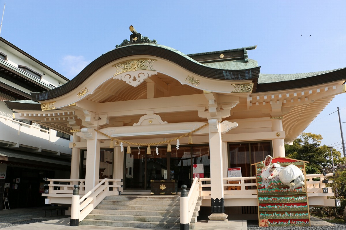 岡山神社 拝殿