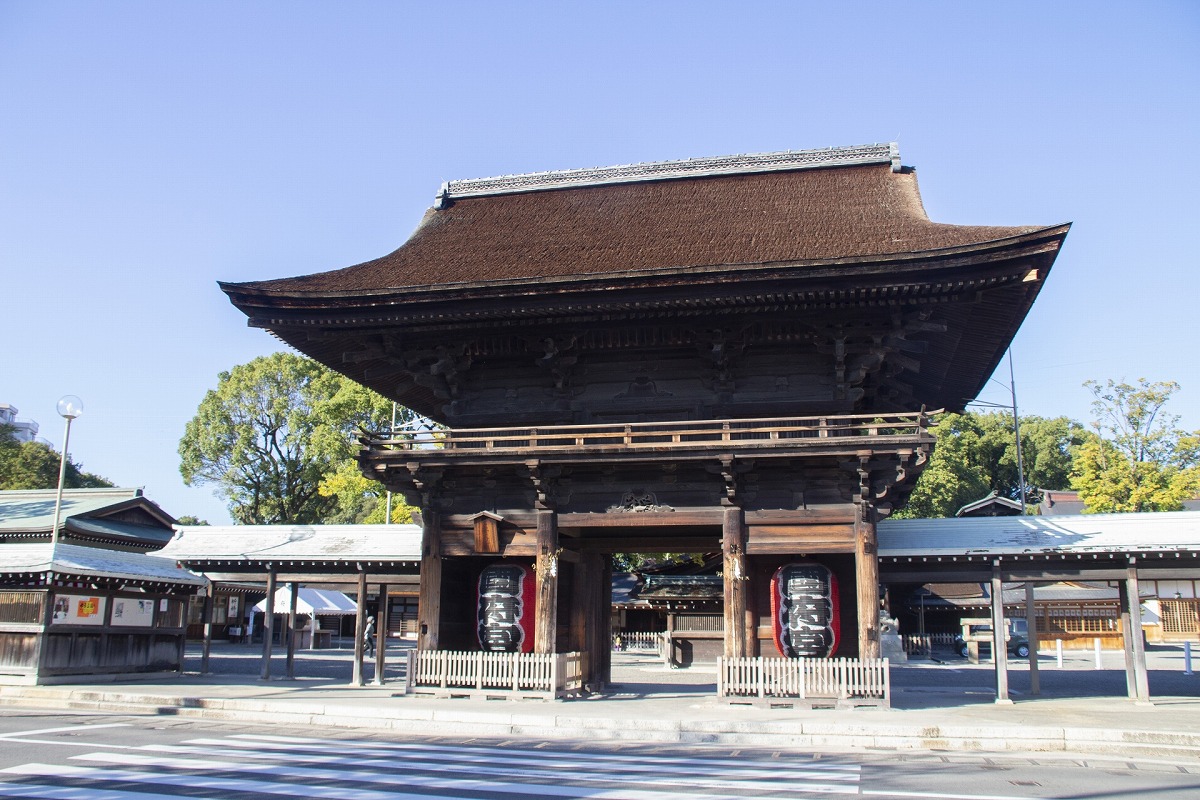 尾張大國霊神社 楼門