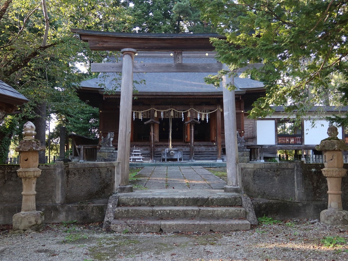 新荘護國神社 拝殿