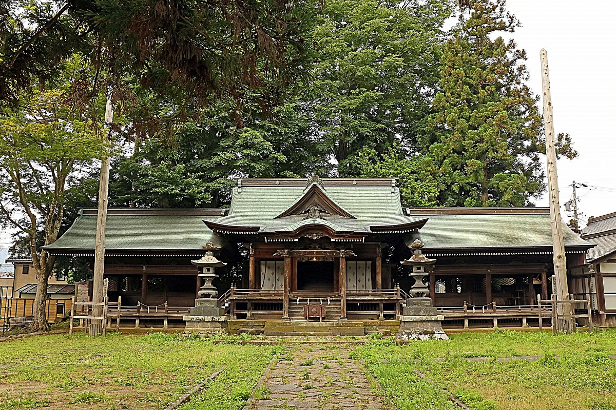 諏訪護国神社 拝殿
