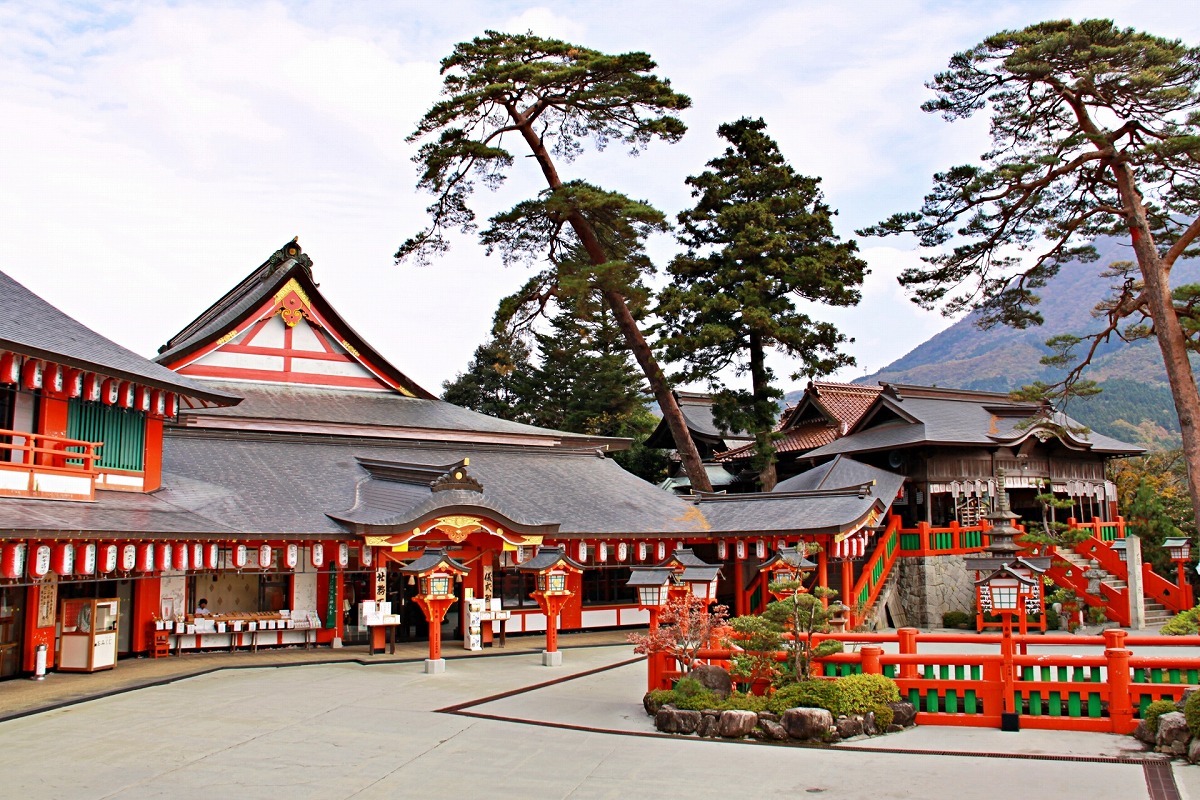 太皷谷稲成神社 拝殿