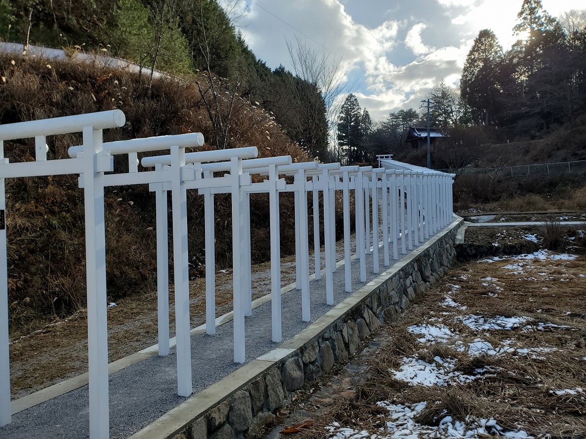 済渡寺 白い千本鳥居