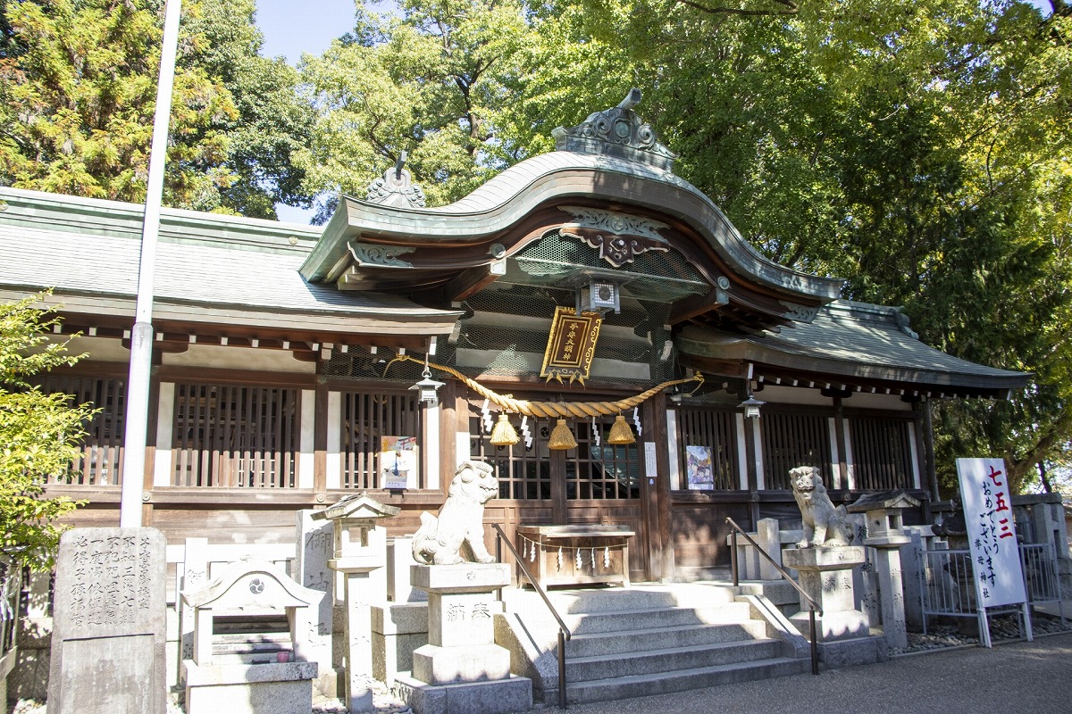 挙母神社 拝殿