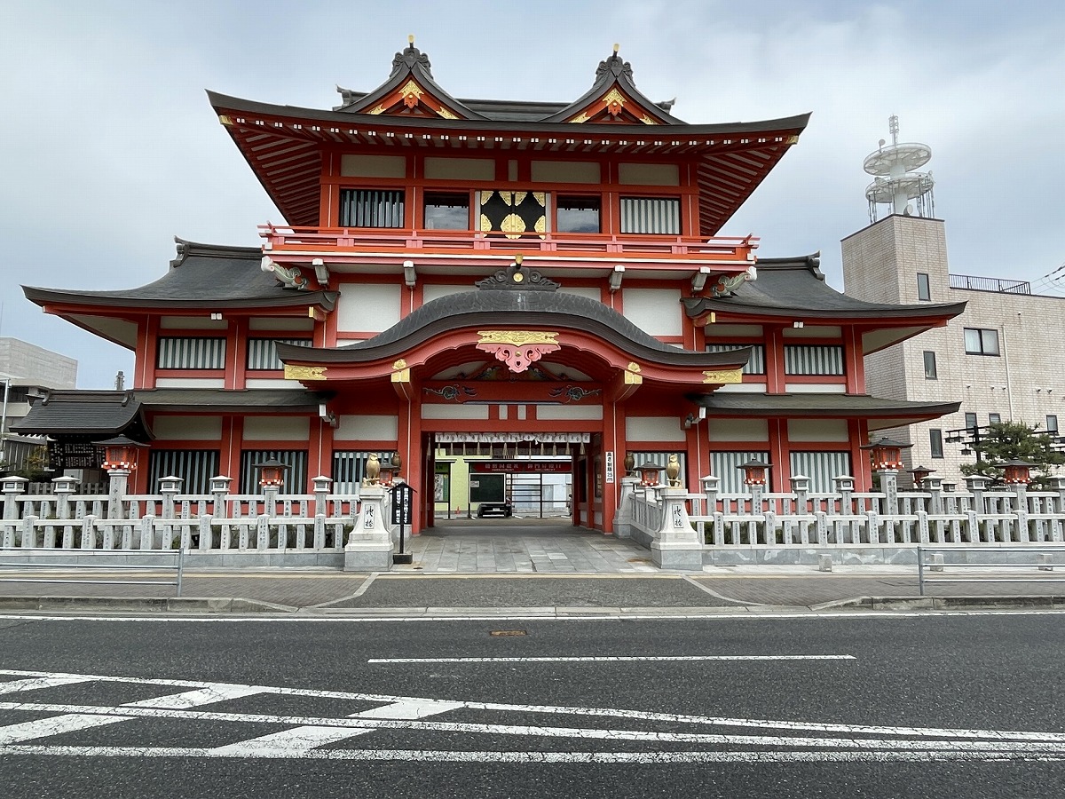 射楯兵主神社 総社御門