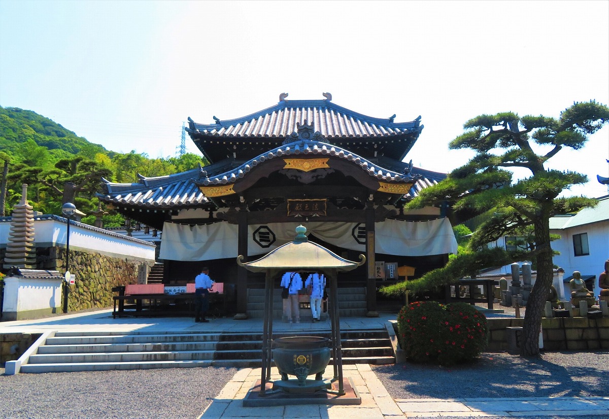 四国八十八箇所霊場 第七十八番札所　仏光山 郷照寺　本堂