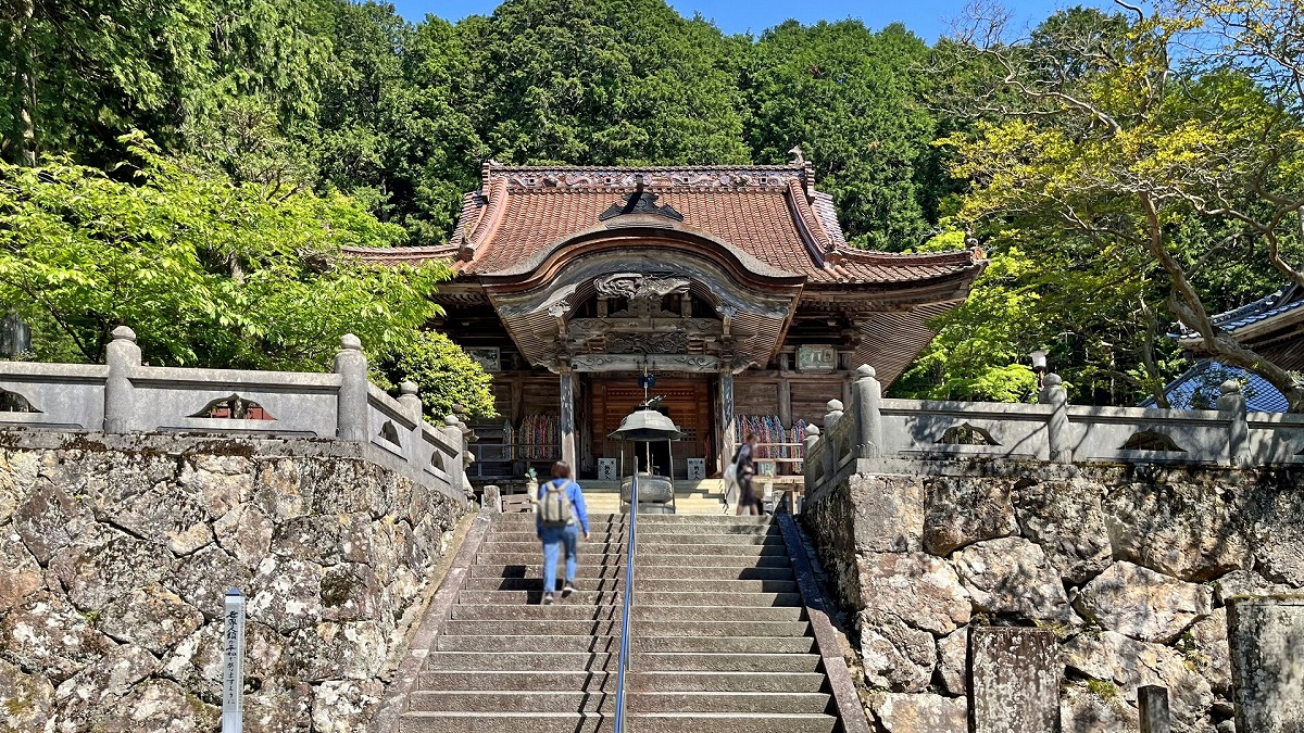 四国八十八箇所霊場 第四十三番札所　源光山 明石寺 本堂