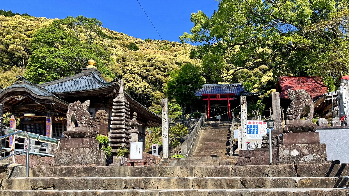 四国八十八箇所霊場　第四十一番札所　稲荷山 龍光寺　山門(鳥居)