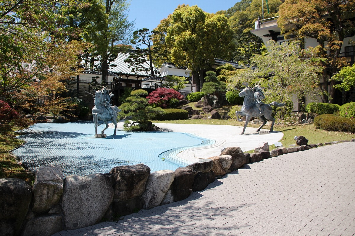 上野山 須磨寺　平敦盛像と熊谷直実像