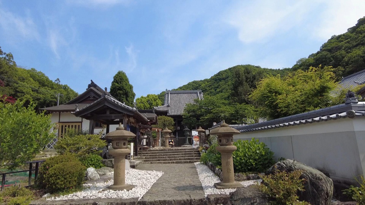 四国八十八箇所霊場 第四番札所　黒巖山大日寺　本堂