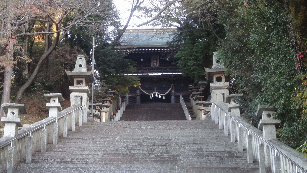 花岡八幡宮 随神門