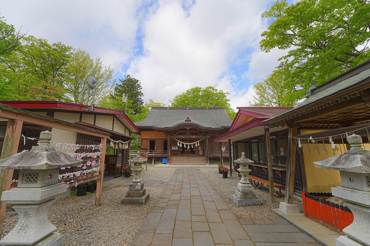 八幡秋田神社 拝殿