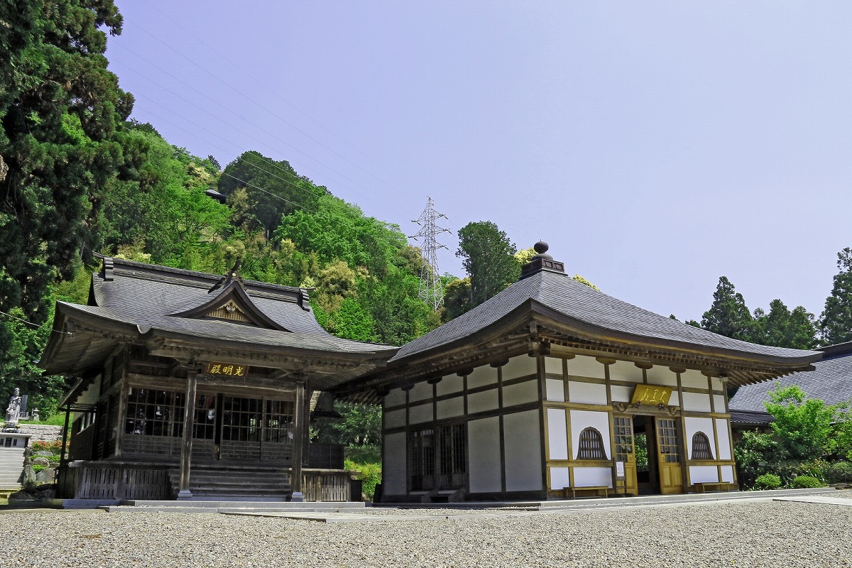 金光明山光明寺 光明殿(左)、大黒殿(右)