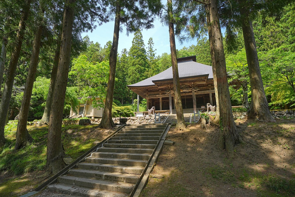 妙見山黒石寺 本堂