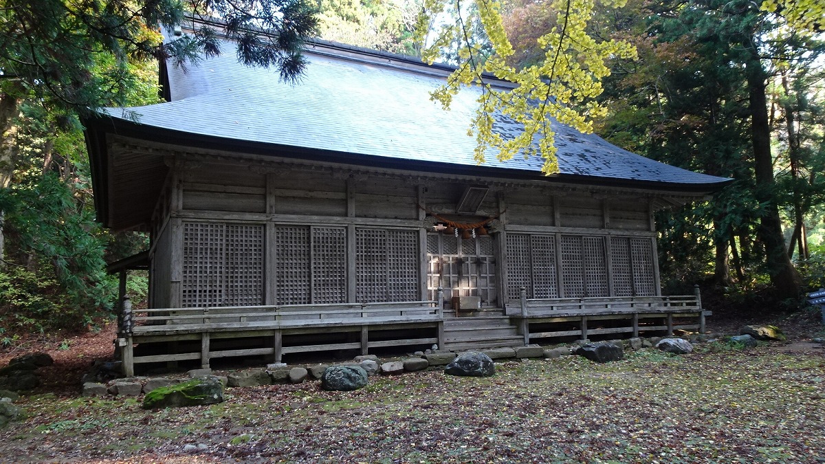伊須流岐比古神社 拝殿