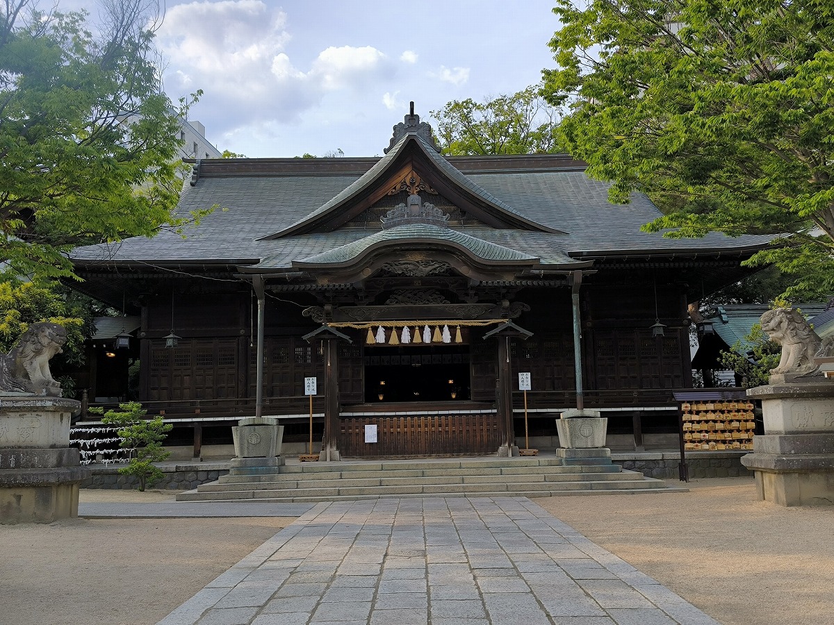 四柱神社 拝殿