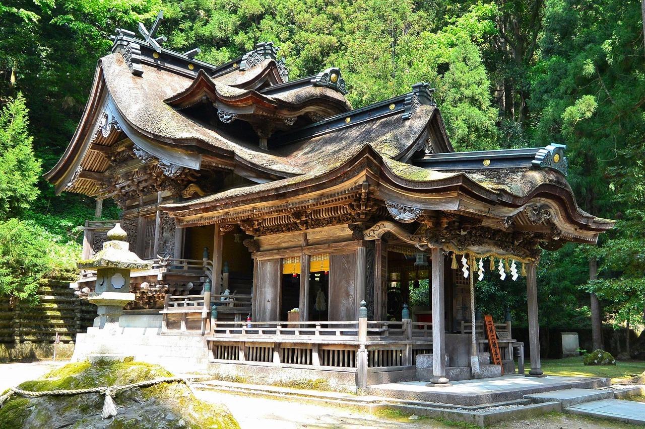 岡太神社・大瀧神社 社殿