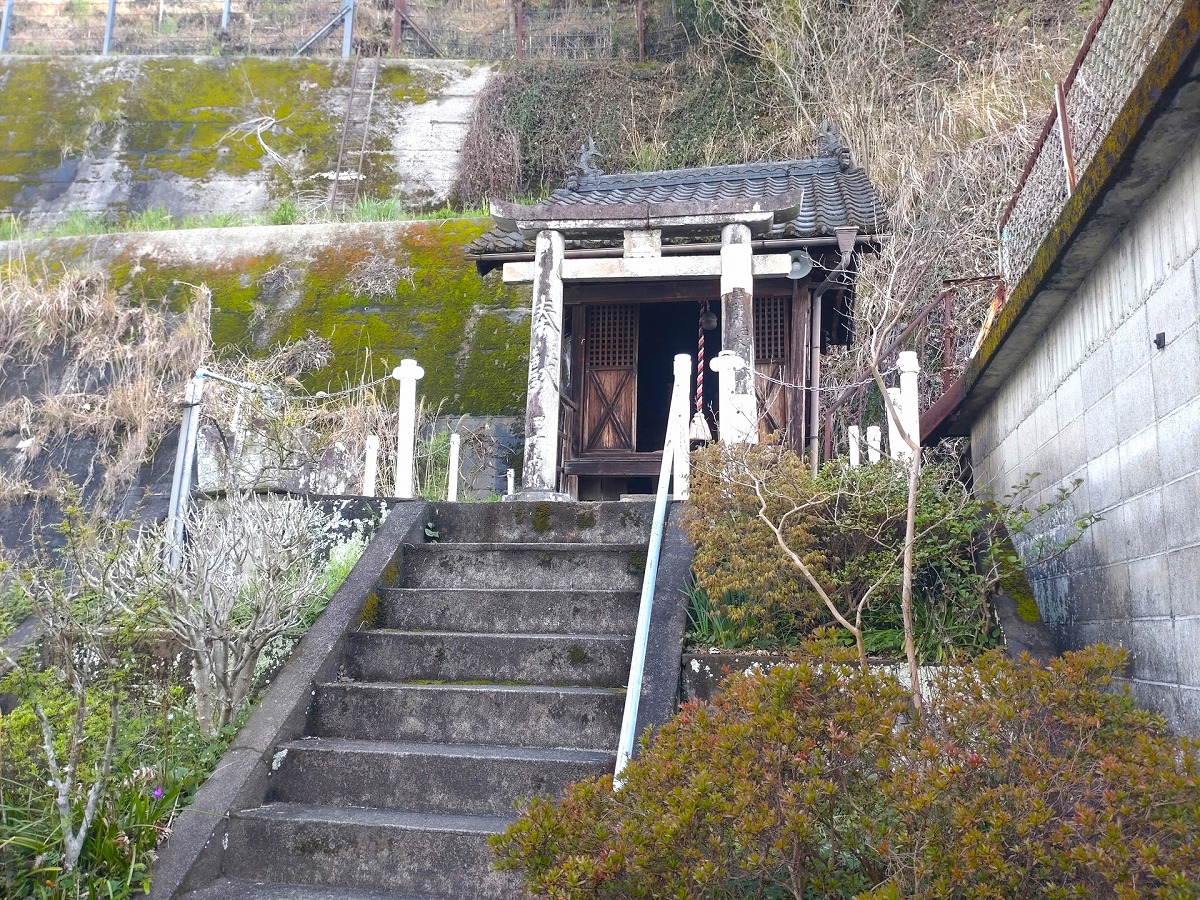 田町菅原天満宮 鳥居と拝殿