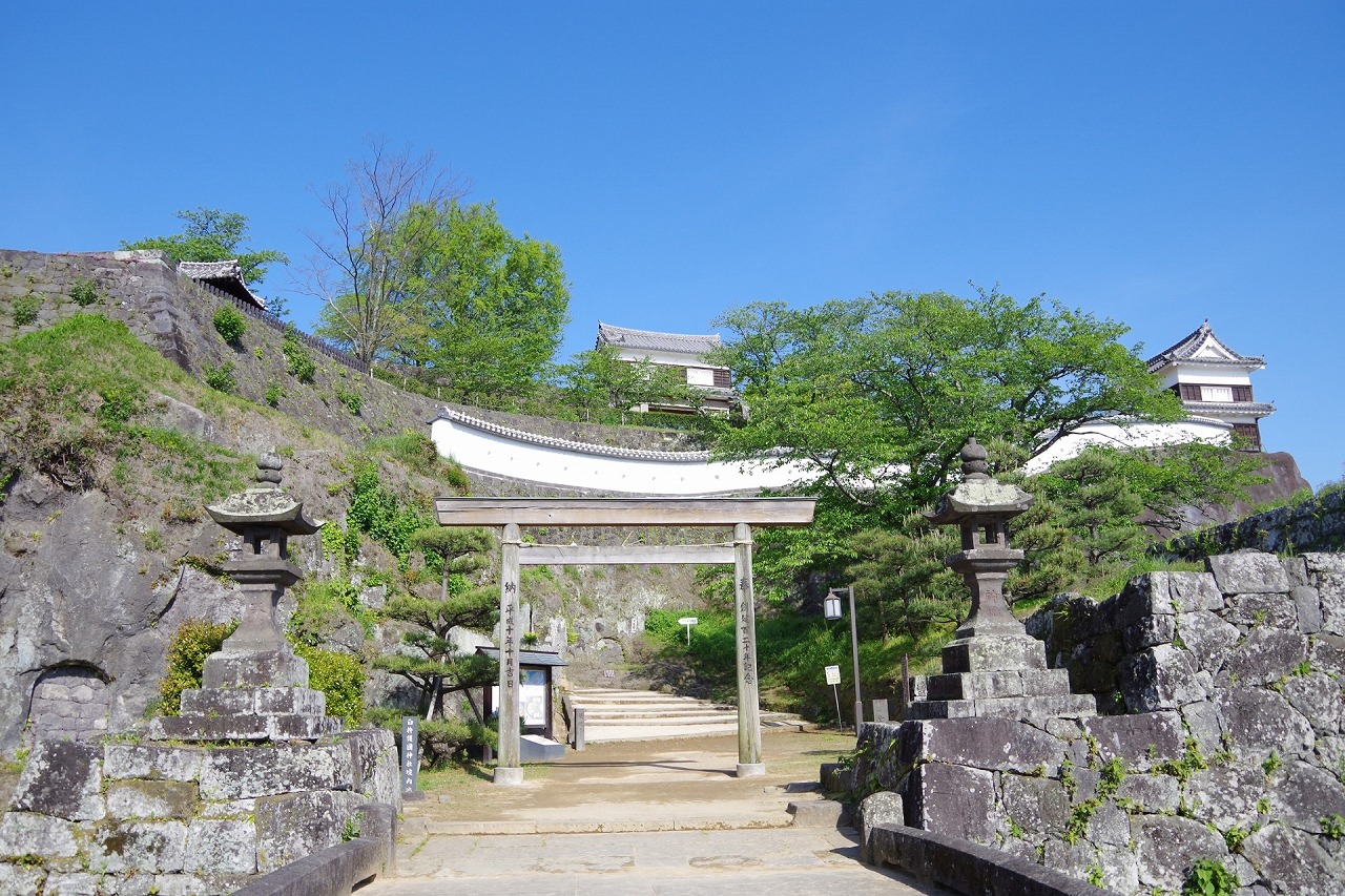臼杵護国神社