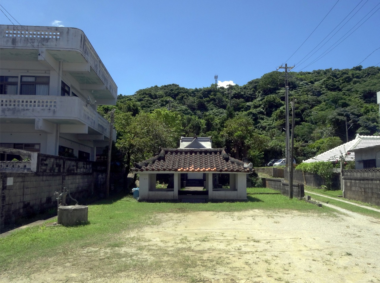 渡久地神社 社殿