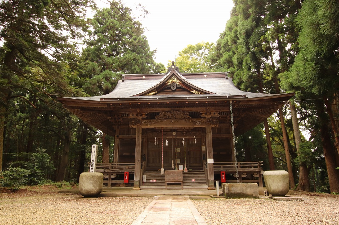 石動神社 拝殿