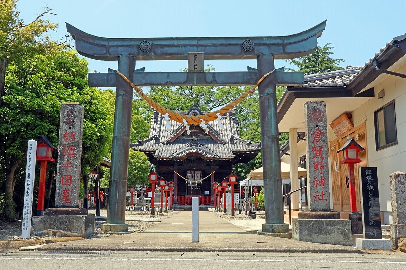 倉賀野神社 鳥居と社殿