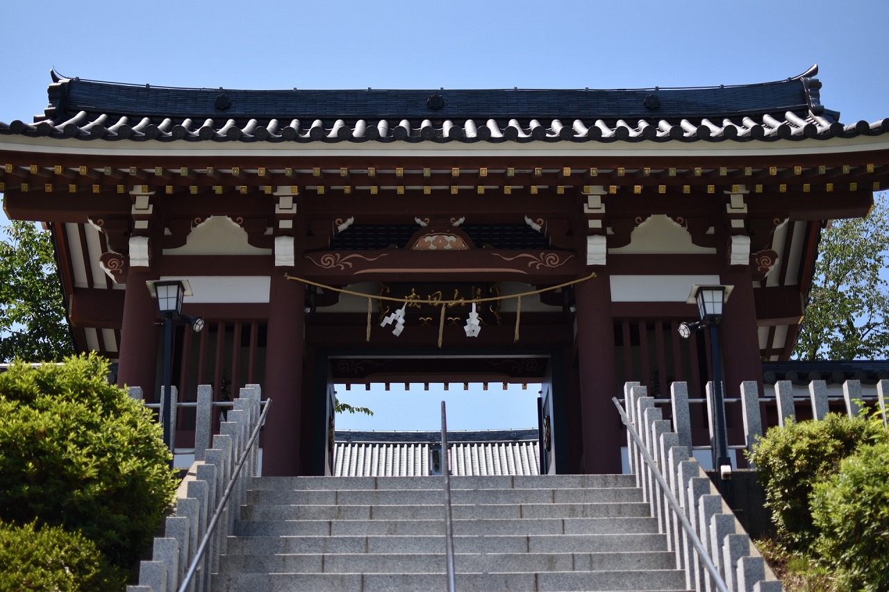 大本山成田山仙台分院　山門