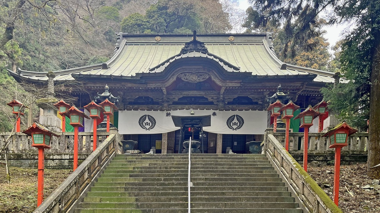 出流山満願寺 本堂