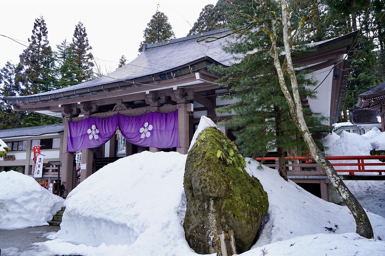 大岩山日石寺 本堂