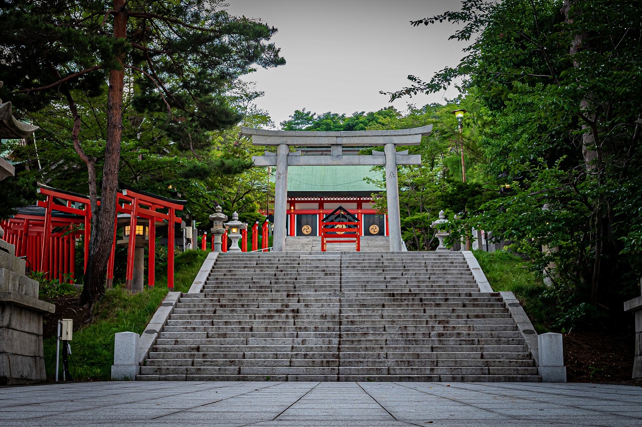 小樽住吉神社 鳥居と拝殿