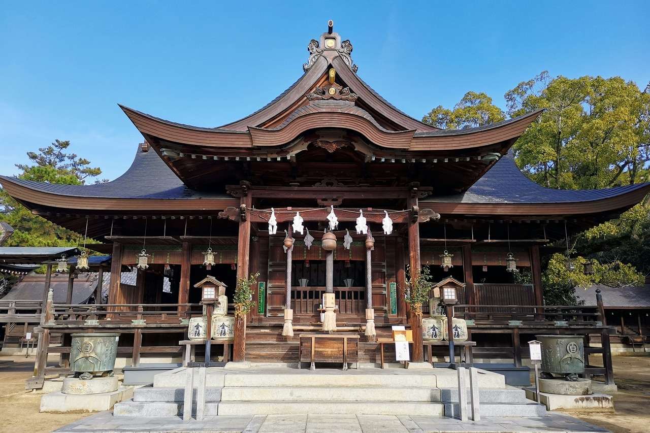 白鳥神社 拝殿