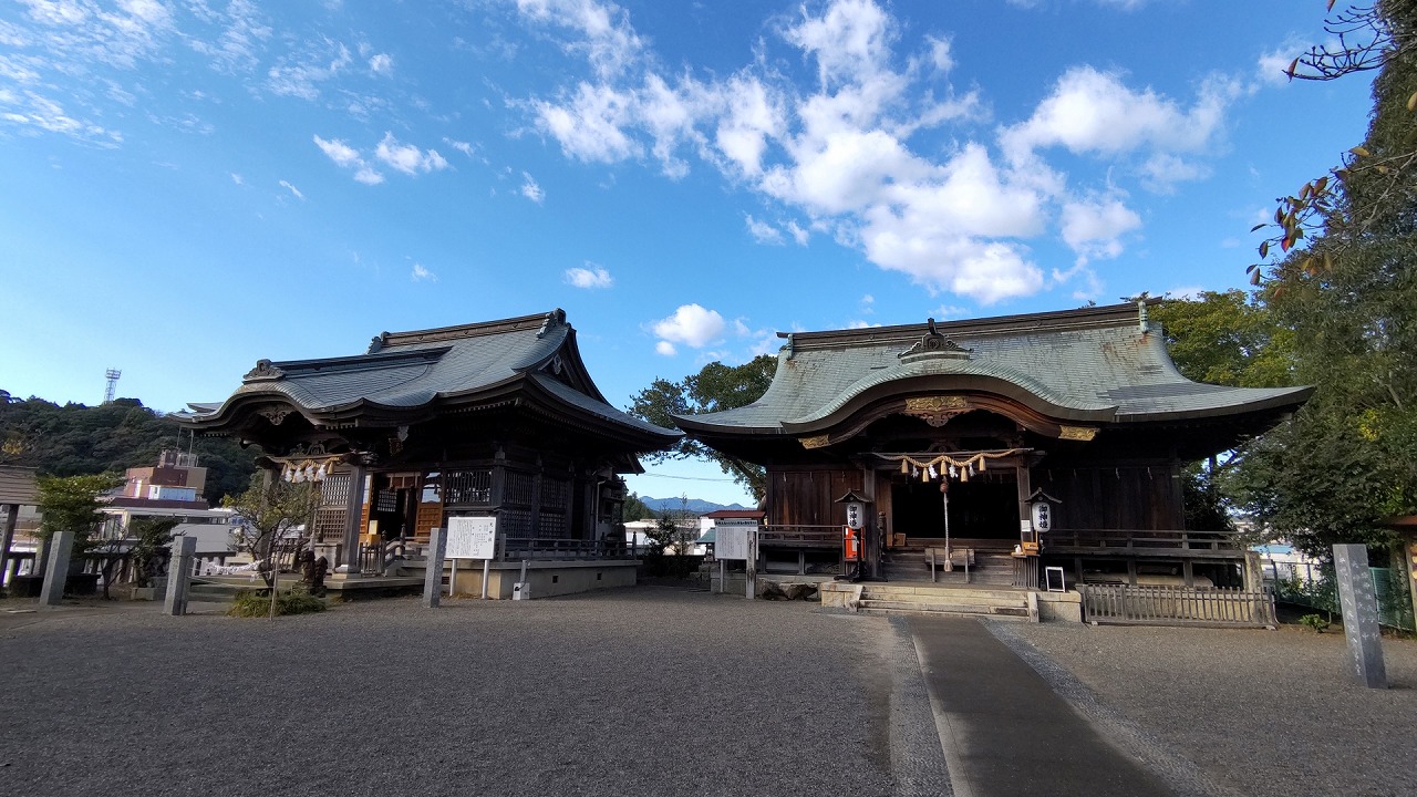 一條神社　天神社と本社拝殿