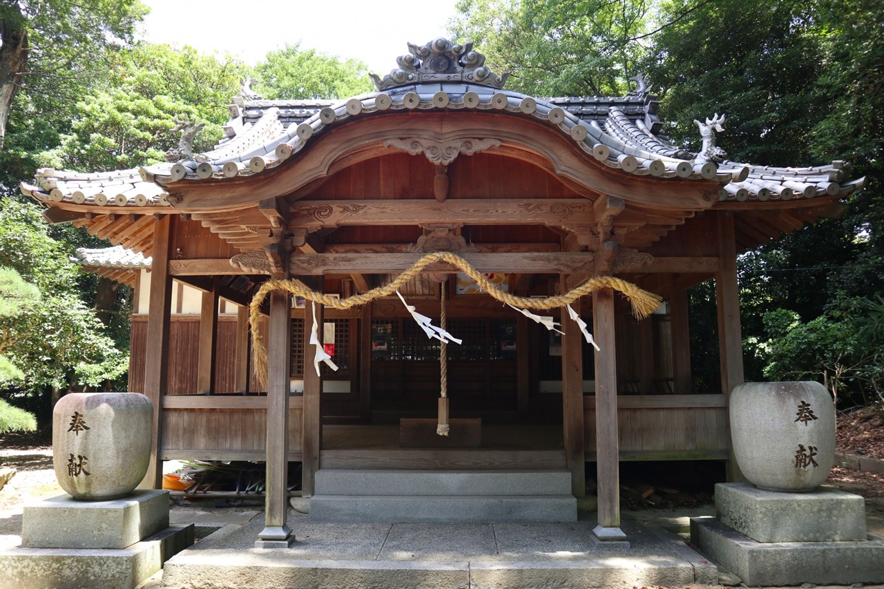 伊予神社 拝殿