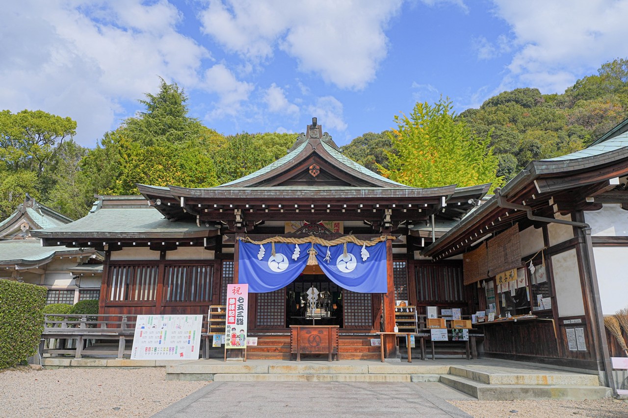鶴羽根神社 拝殿