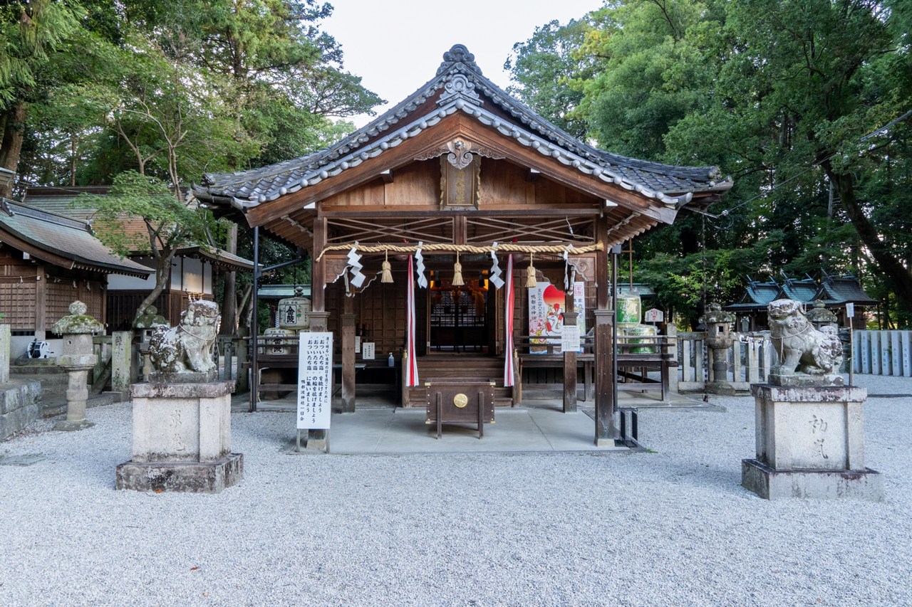 鴨都波神社 拝殿